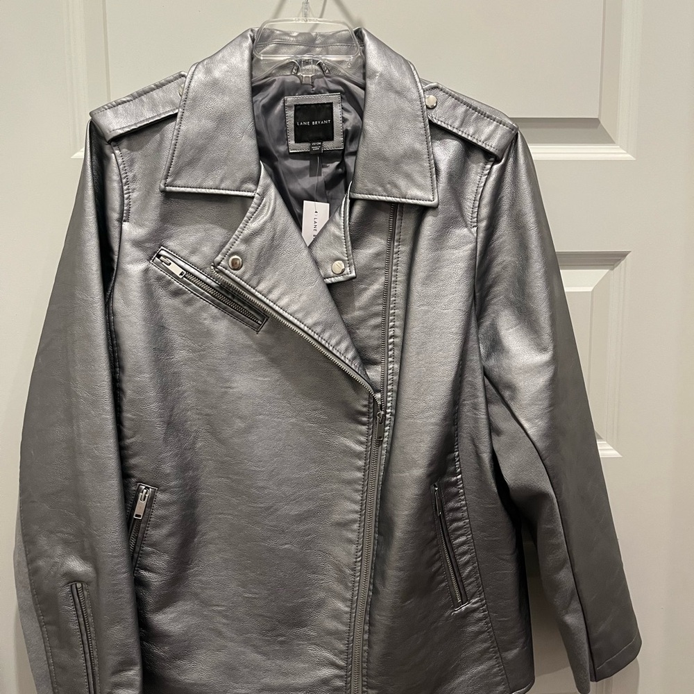 ❤️‍🔥🩶❤️‍🔥🩶Lane Bryant Shiny Silver Faux Leather Jacket❤️‍🔥🩶❤️‍🔥🩶